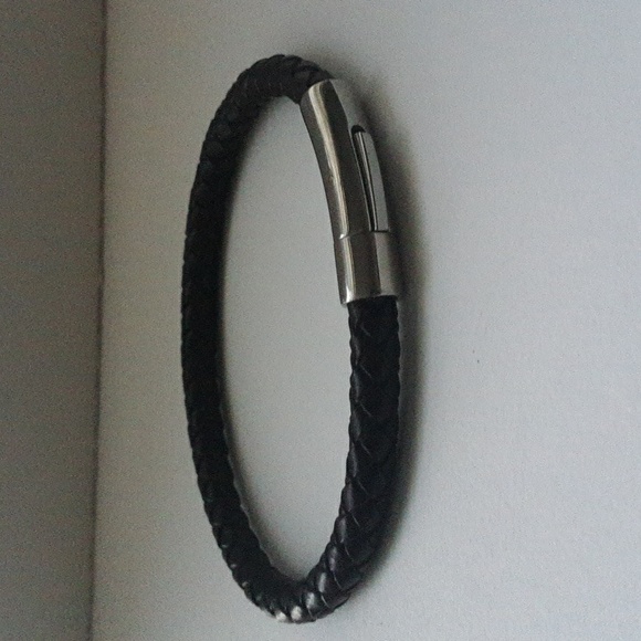 Leather Braided Bracelet - Picture 1 of 3